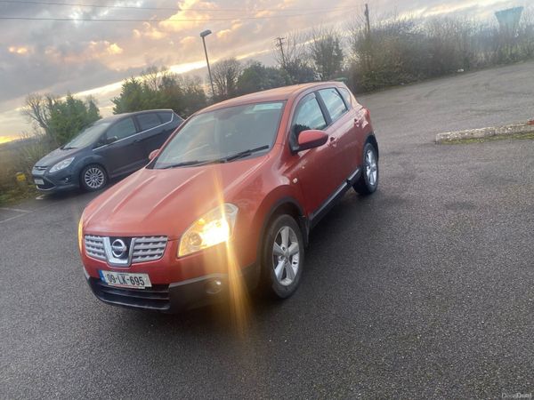 Nissan Qashqai Hatchback, Diesel, 2009, Red