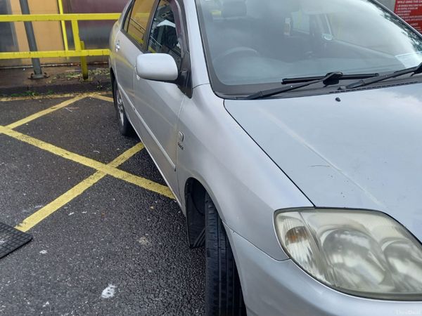 Toyota Corolla Saloon, Petrol, 2004, Silver