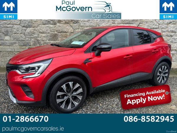 Renault Captur Hatchback, Petrol, 2023, Red