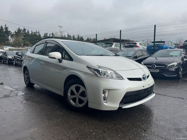 Toyota Prius Hatchback, Petrol Hybrid, 2015, White