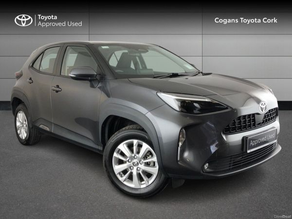Toyota Yaris Cross Hatchback, Petrol Hybrid, 2025, Grey