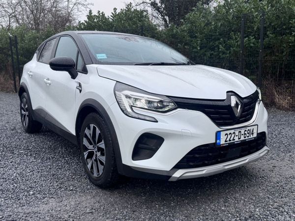 Renault Captur Hatchback, Petrol, 2022, White
