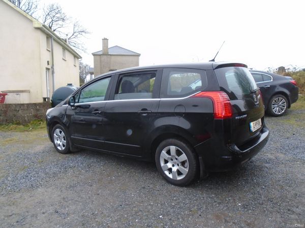 Peugeot 5008 MPV, Diesel, 2010, Black