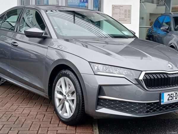 Skoda Octavia Saloon, Diesel, 2025, Grey