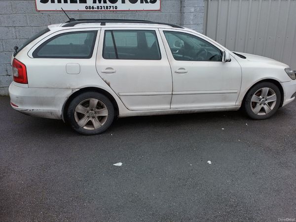 Skoda Octavia Estate, Diesel, 2011, White