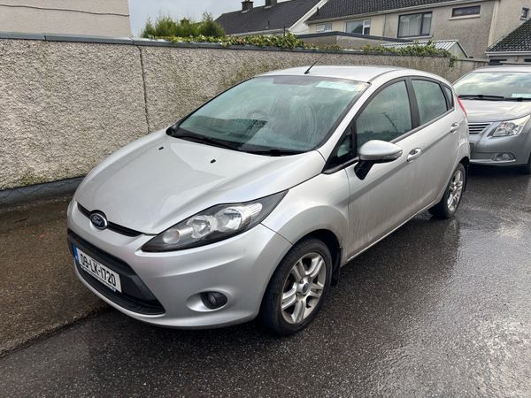Ford Fiesta Hatchback, Petrol, 2009, Silver