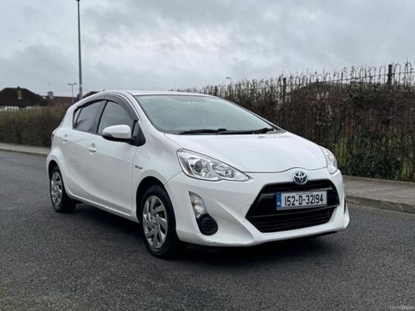Toyota Aqua Hatchback, Petrol Hybrid, 2015, White