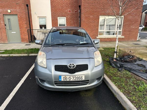 Toyota Yaris Hatchback, Petrol, 2006, Silver