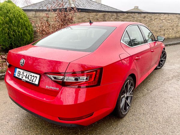 Skoda Superb Saloon, Diesel, 2019, Red