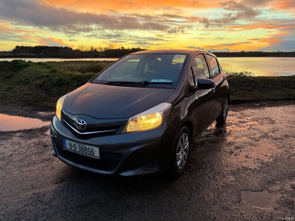 Toyota Yaris Hatchback, Petrol, 2011, Grey