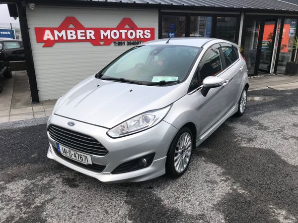 Ford Fiesta Hatchback, Petrol, 2014, Silver