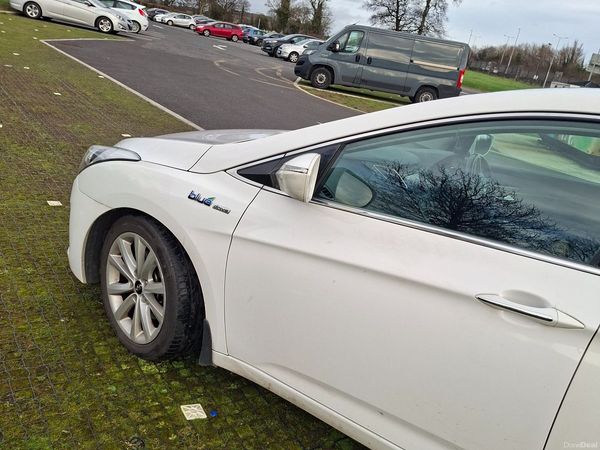 Hyundai i40 Saloon, Diesel, 2015, White