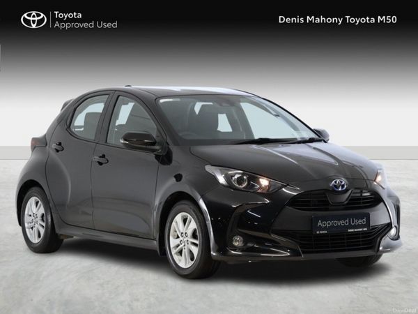 Toyota Yaris Hatchback, Petrol Hybrid, 2023, Black
