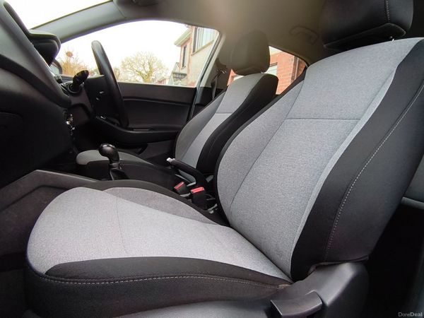 Hyundai i20 Hatchback, Petrol, 2017, Grey