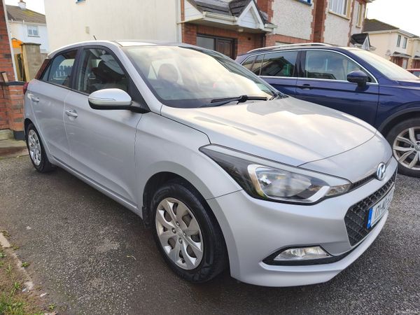 Hyundai i20 Hatchback, Petrol, 2017, Grey