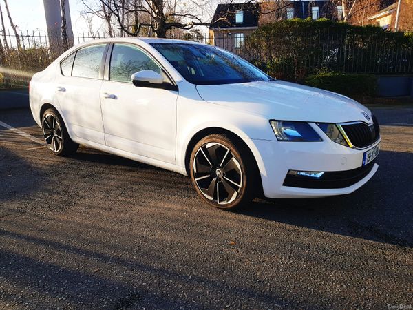 Skoda Octavia Saloon, Petrol, 2019, White