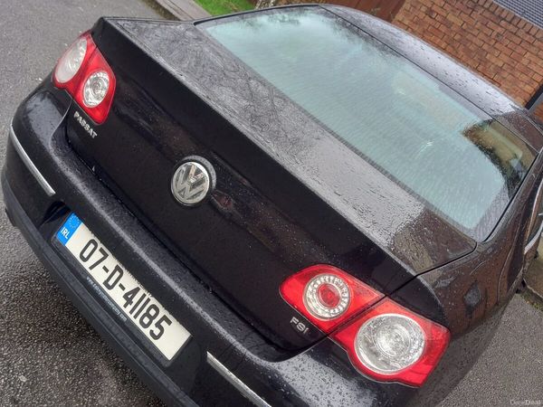 Volkswagen Passat Saloon, Petrol, 2007, Black