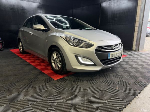 Hyundai i30 Hatchback, Diesel, 2014, Silver