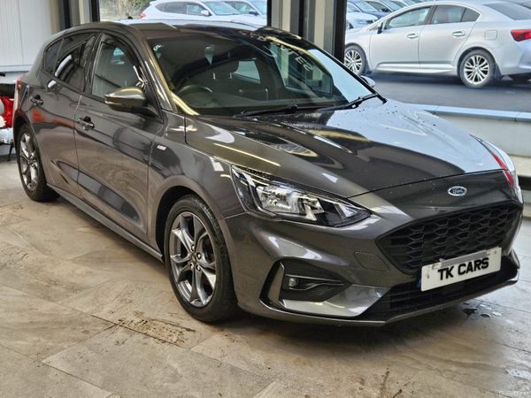 Ford Focus Hatchback, Petrol, 2019, Grey