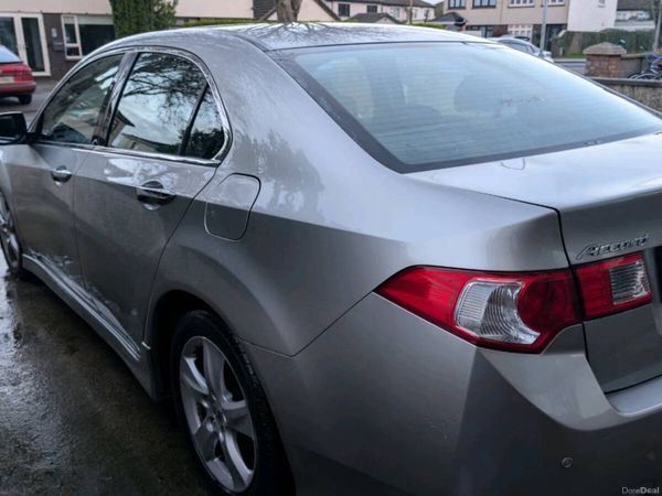 Honda Accord Saloon, Diesel, 2011, Silver