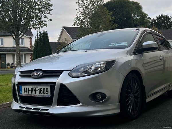 Ford Focus Hatchback, Petrol, 2014, Silver