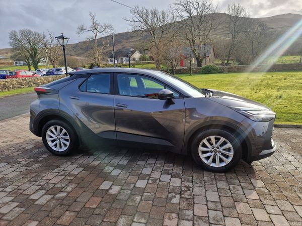 Toyota C-HR SUV, Petrol Hybrid, 2024, Grey