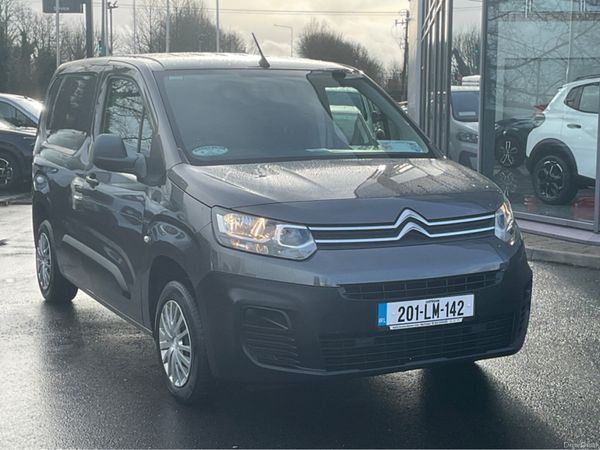 Peugeot 5008 MPV, Diesel, 2020, Grey