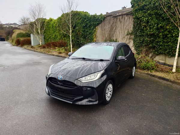 Toyota Yaris Hatchback, Petrol Hybrid, 2020, Black