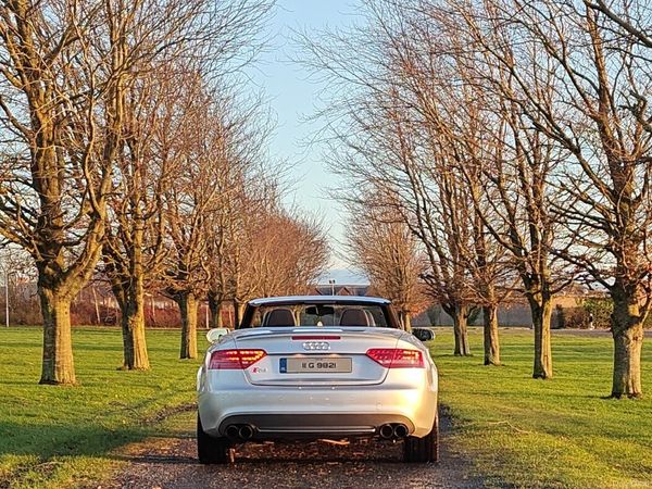 Audi S5 Convertible, Petrol, 2011, Silver