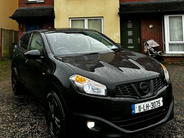 Nissan Qashqai Hatchback, Diesel, 2011, Black
