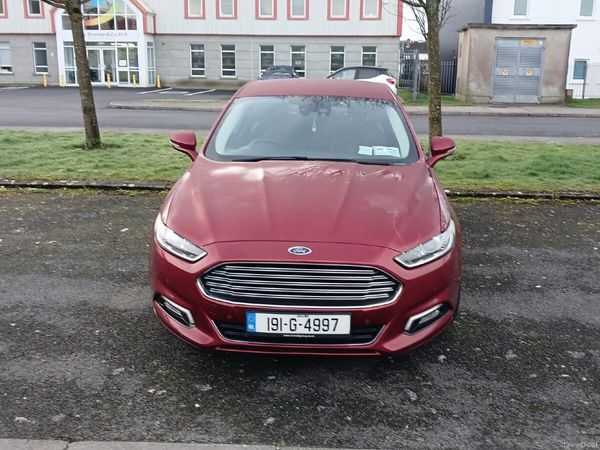 Ford Mondeo Hatchback, Diesel, 2019, Red