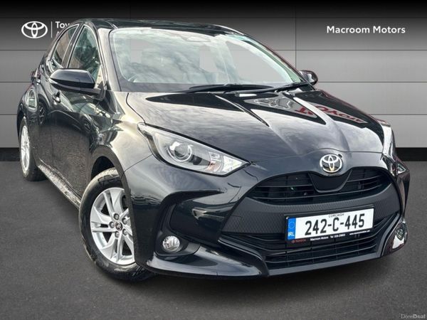Toyota Yaris Hatchback, Petrol Hybrid, 2024, Black