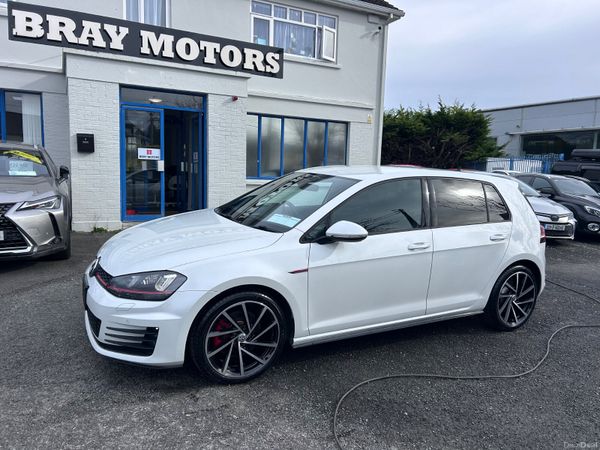 Volkswagen Golf Hatchback, Petrol, 2017, White