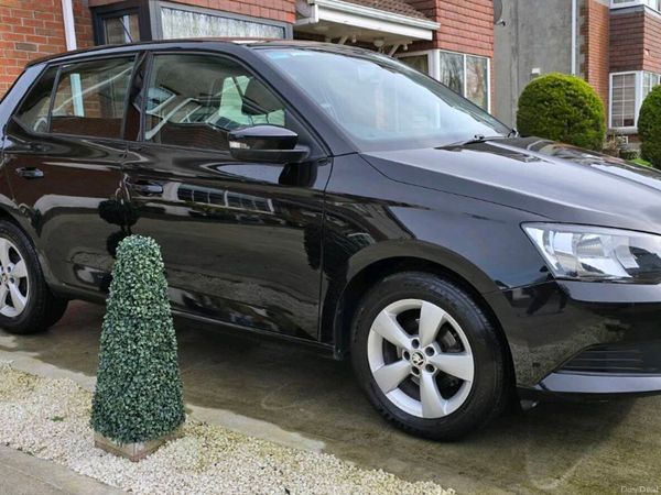 Skoda Fabia Hatchback, Petrol, 2016, Black