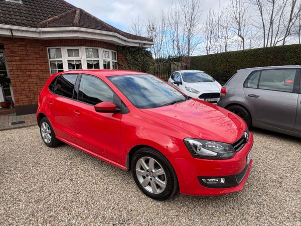 Volkswagen Polo Hatchback, Petrol, 2014, Red