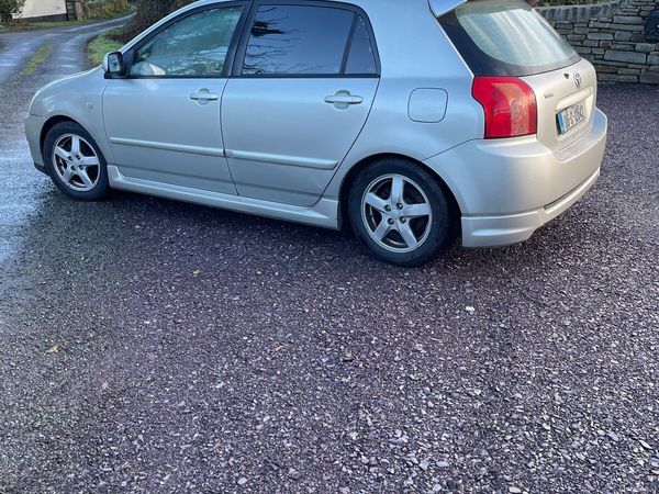 Toyota Corolla Hatchback, Petrol, 2006, Silver