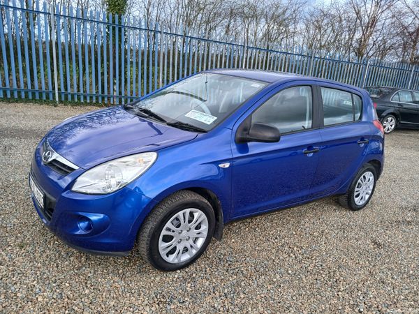 Hyundai i20 Hatchback, Petrol, 2009, Blue
