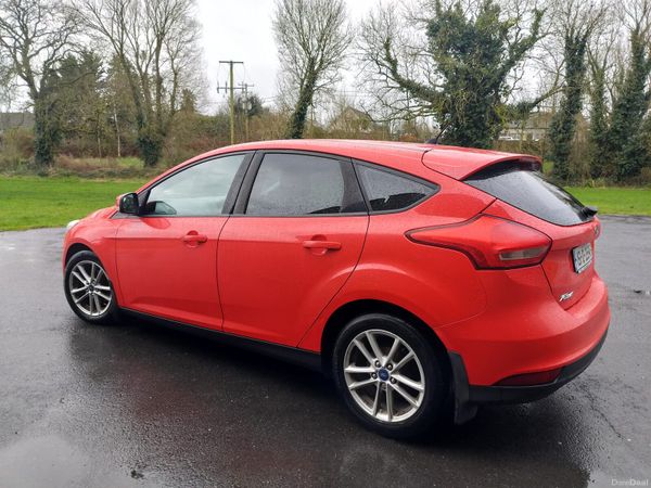 Ford Focus Hatchback, Diesel, 2015, Red