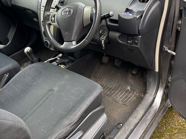Toyota Yaris Hatchback, Diesel, 2008, Grey