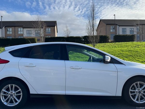 Ford Focus Hatchback, Petrol, 2016, White