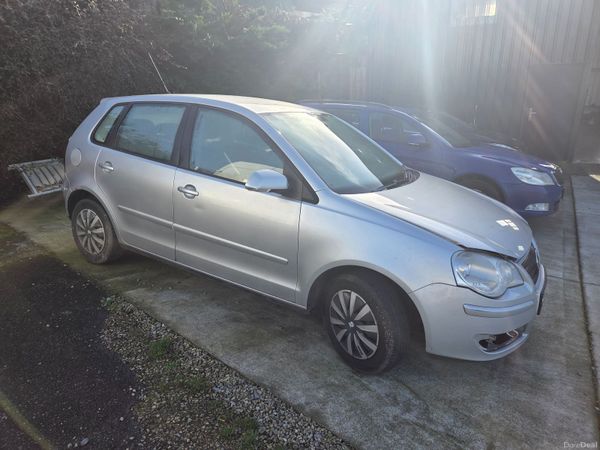 Volkswagen Polo Hatchback, Petrol, 2007, Silver