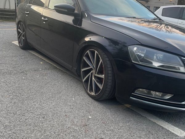 Volkswagen Passat Saloon, Diesel, 2011, Black