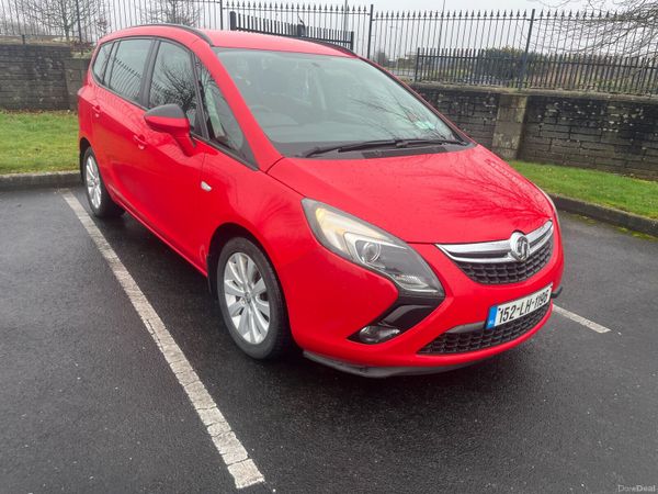 Vauxhall Zafira MPV, Diesel, 2015, Red