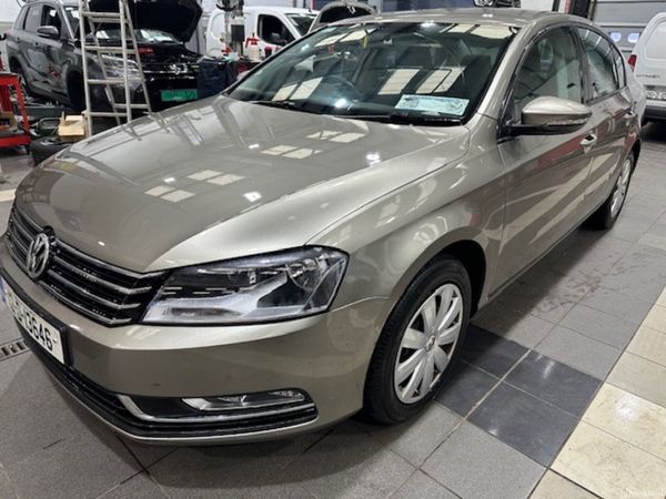 Volkswagen Passat Saloon, Diesel, 2012, Brown