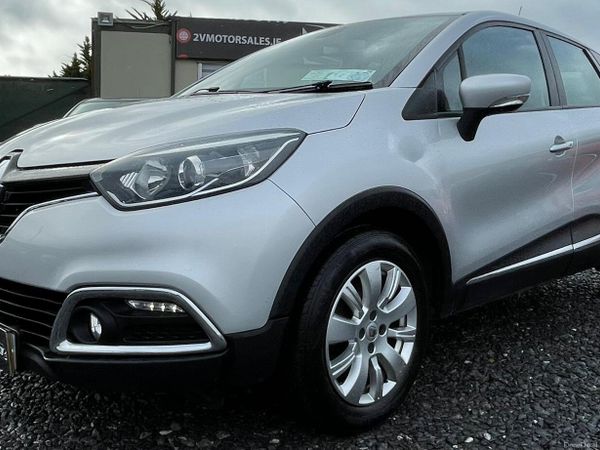 Renault Captur Hatchback, Diesel, 2015, Silver