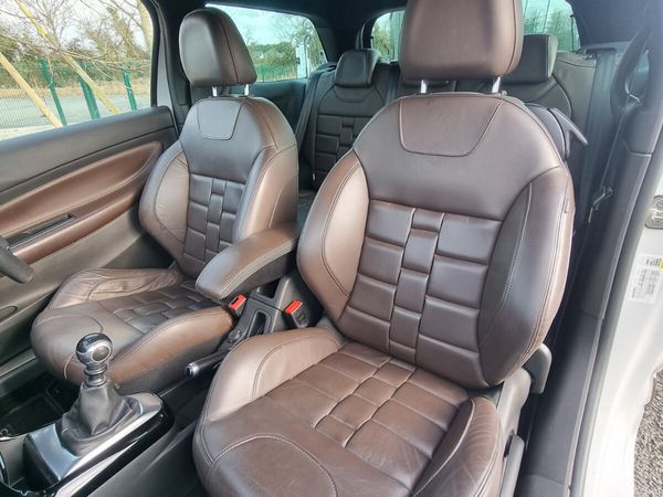 Citroen DS 3 Hatchback, Petrol, 2018, White