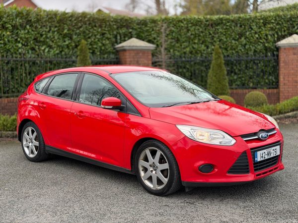 Ford Focus Hatchback, Diesel, 2014, Red