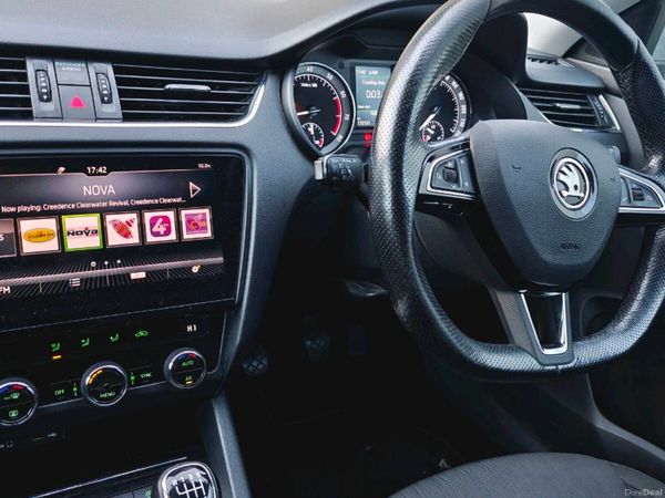 Skoda Octavia Saloon, Petrol, 2017, Grey