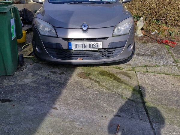 Renault Megane Hatchback, Diesel, 2010, Gold