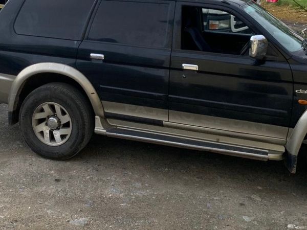 Mitsubishi Pajero SUV, Diesel, 2004, Black